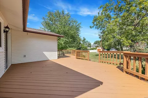 Exterior - 605 Nandale Ln, Manchester, MO 63021 photo 7 of 11