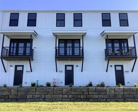 136 Canal Cottage Aly, Saint Charles, MO 63301
