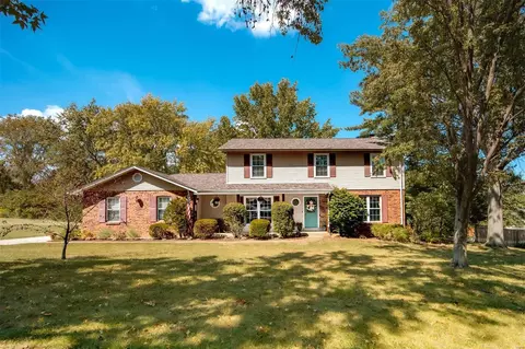 4575 Woodworth Ln, Saint Louis, MO 63128