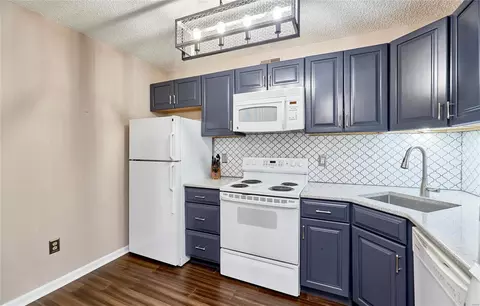 9112 Eager Rd, Saint Louis, MO 63144 photo 18