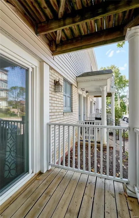 9112 Eager Rd, Saint Louis, MO 63144 photo 5