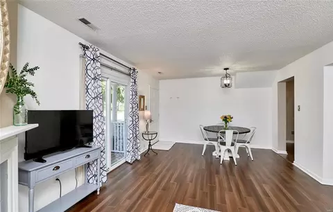 9112 Eager Rd, Saint Louis, MO 63144 photo 16