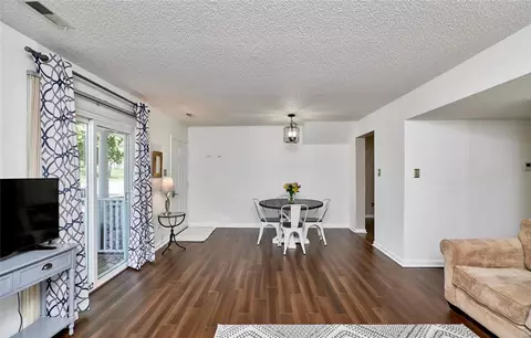 9112 Eager Rd, Saint Louis, MO 63144 photo 15