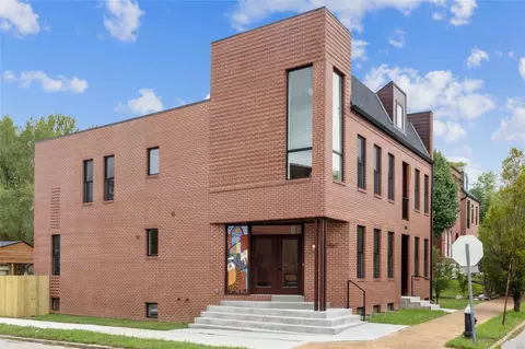 2867 Indiana Ave, Saint Louis, MO 63118