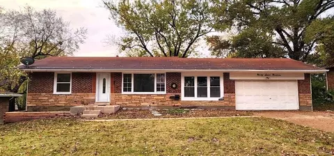 9719 Griffin Dr, Saint Louis, MO 63137