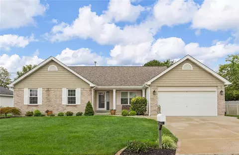 109 Black Lantern Trl, Saint Peters, MO 63376