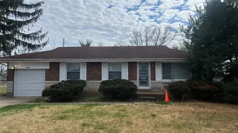 1256 Forest Home Dr, Saint Louis, MO 63137