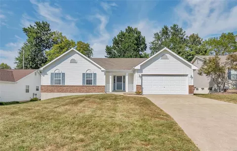 3173 Moss Pointe Dr, Saint Charles, MO 63303