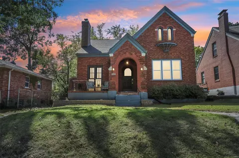 7422 Melrose Ave, Saint Louis, MO 63130