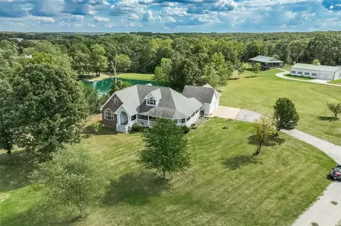 1422 Sneak Rd, Foristell, MO 63348
