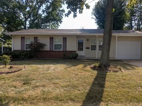 420 Lemondale Ln, Florissant, MO 63031