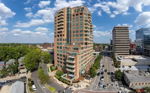 8025 Maryland Ave #8A, Saint Louis, MO 63105