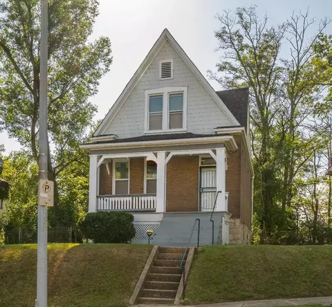 5638 Summit Pl, Saint Louis, MO 63136