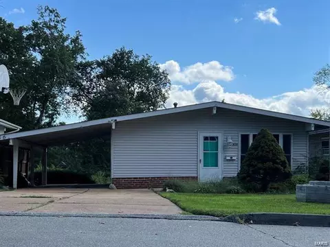 436 Saint Lawrence Dr, Ballwin, MO 63021