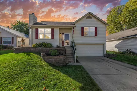 5009 Brittany Downs Dr, Cottleville, MO 63304