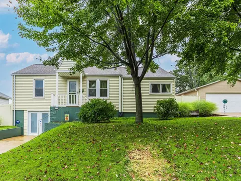 8026 Mathilda, Affton, MO 63123 photo 2