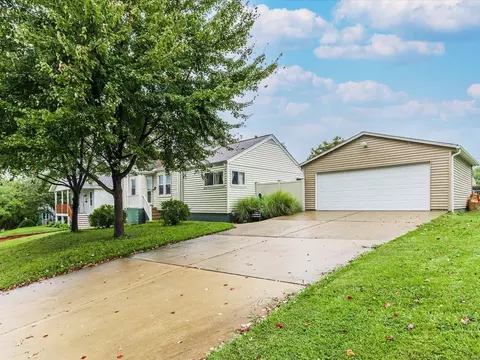 8026 Mathilda, Affton, MO 63123 photo 3