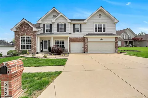 668 Grand View Ridge Ct, Eureka, MO 63025