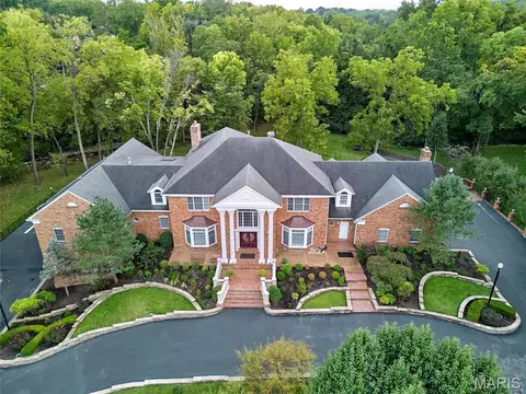9780 Old Warson Rd, Saint Louis, MO 63124
