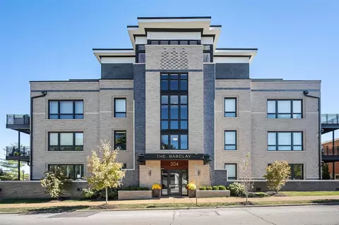 204 S Clay Ave #101, Kirkwood, MO 63122