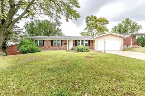 2916 Concordia Ln, Saint Charles, MO 63301