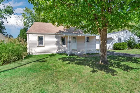 3579 Long Dr, Saint Ann, MO 63074