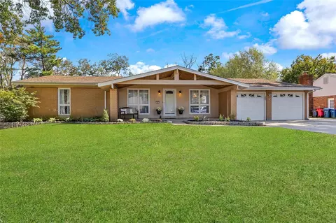 292 Portwind Pl, Ballwin, MO 63021