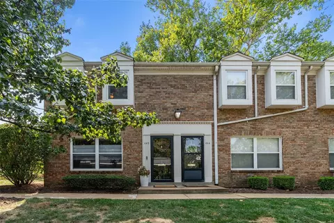 442 Colony Woods Dr, Saint Louis, MO 63122