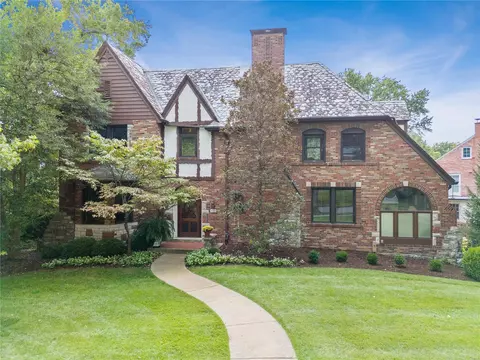 625 Audubon Dr, Clayton, MO 63105