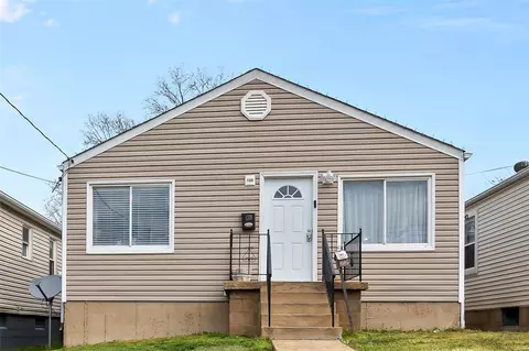 159 W Holden Ave, Saint Louis, MO 63125