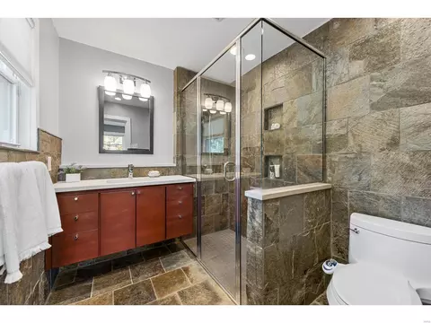 Bath - 130 Stoneyside Ln, Olivette, MO 63132 photo 1 of 5