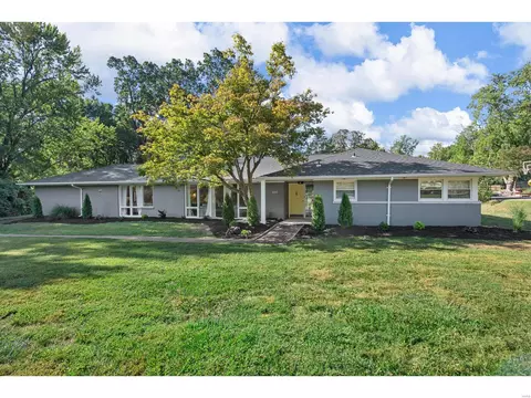 Exterior - 130 Stoneyside Ln, Olivette, MO 63132 photo 4 of 4