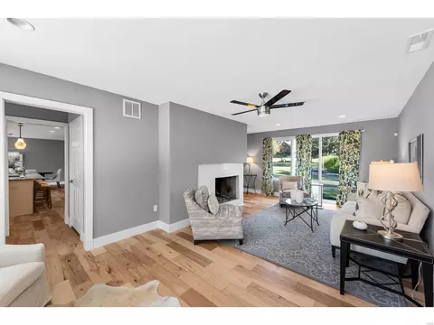 Living - 130 Stoneyside Ln, Olivette, MO 63132 photo 2 of 3