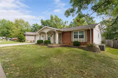 352 Turfwood Dr, Ballwin, MO 63021 photo 3