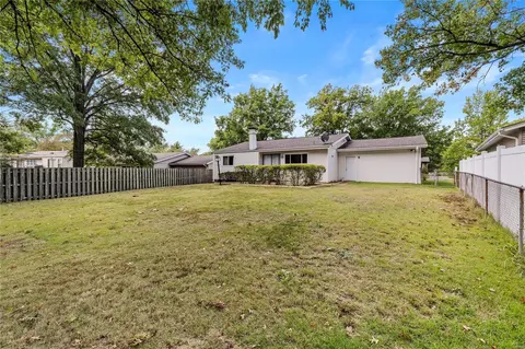 352 Turfwood Dr, Ballwin, MO 63021 photo 37