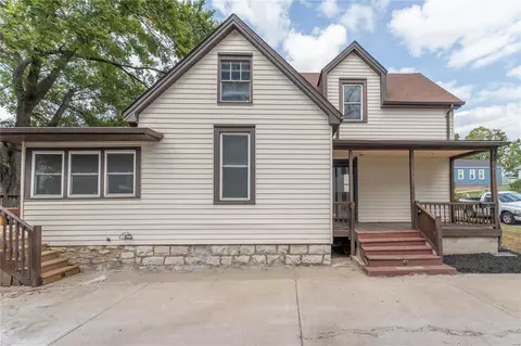 1123 N Benton Ave, Saint Charles, MO 63301