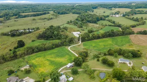 335 W Spring Valley Rd, Jackson, MO 63755