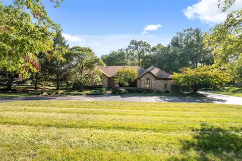 2118 Kehrspoint Dr, Chesterfield, MO 63005