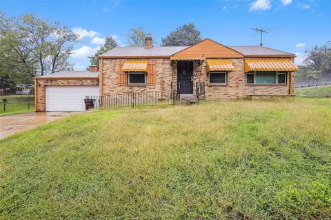 4737 Oakridge Blvd, Saint Louis, MO 63121