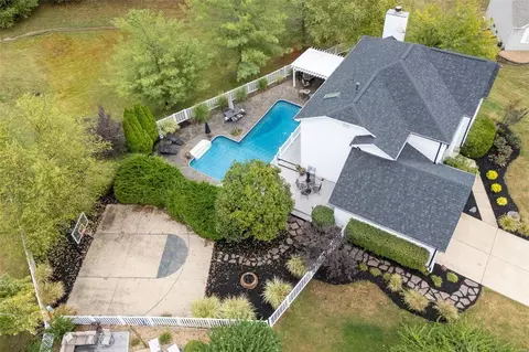 19 Lord Edward Ct, O'fallon, MO 63366