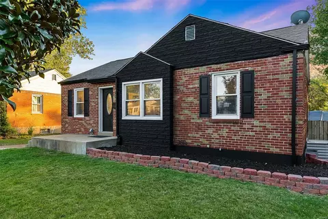 4352 Schirmer St, Saint Louis, MO 63116