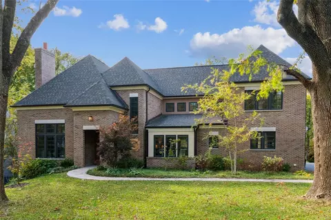 39 Fair Oaks Dr, Ladue, MO 63124