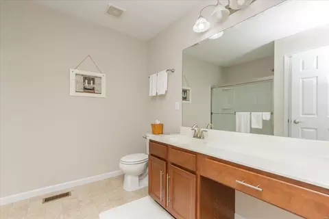 Bath - 224 Belmonte Cir, O'fallon, MO 63368 photo 1 of 3