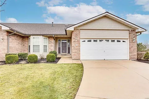 80 Bond Ct, Saint Peters, MO 63376