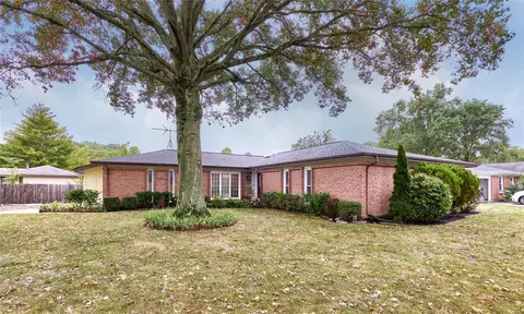 14326 Lake Tahoe Dr, Chesterfield, MO 63017