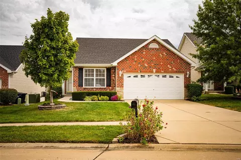 360 Stone Vlg, Wentzville, MO 63385