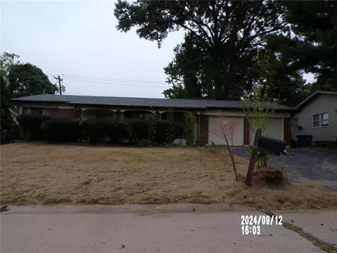 1532 Surf Side Dr, Saint Louis, MO 63138