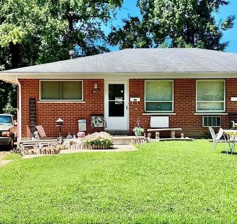 3213 Buder Ct, Saint Ann, MO 63074
