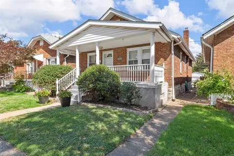 3813 Burgen Ave, Saint Louis, MO 63116