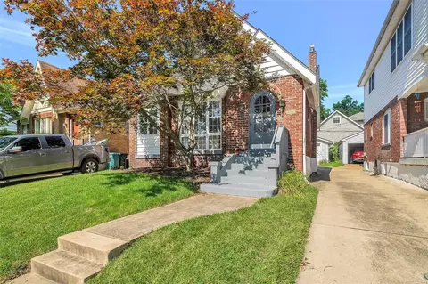 445 Longfellow Ave, Saint Louis, MO 63122